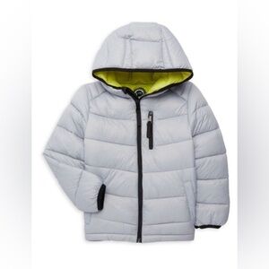 NEW - URBAN REPUBLIC
Boy's Nylon Packable Puffer Jacket. Size 18/20. Light Grey.